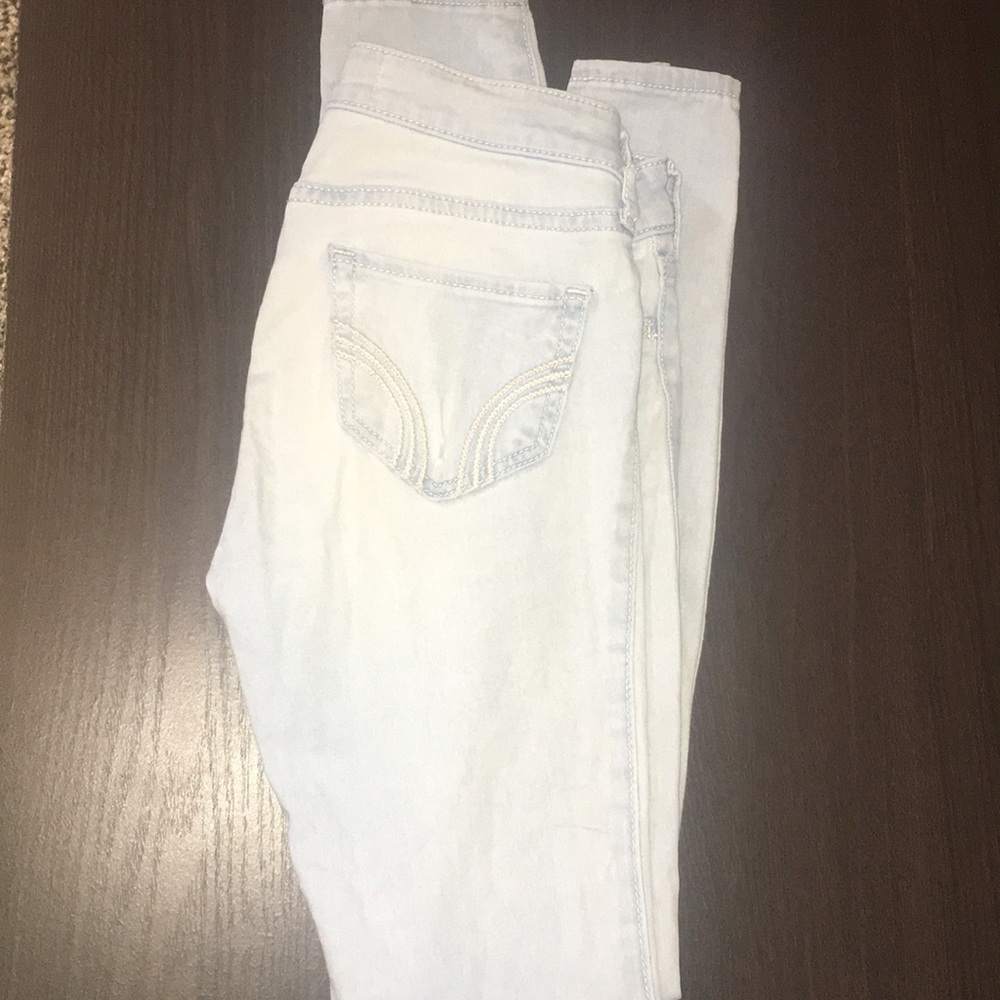 Hollister light wash jeans!❤️